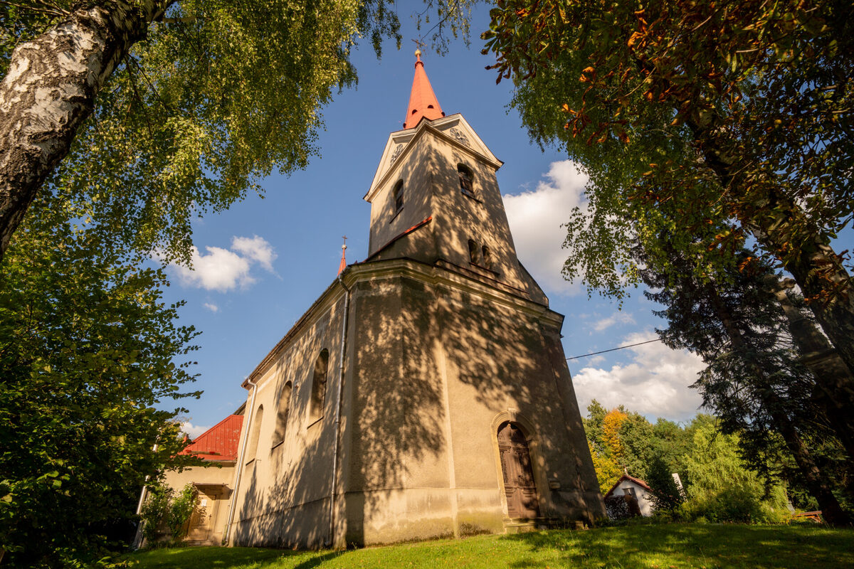 Hodiny na kostele v Lískovci se vrací k životu